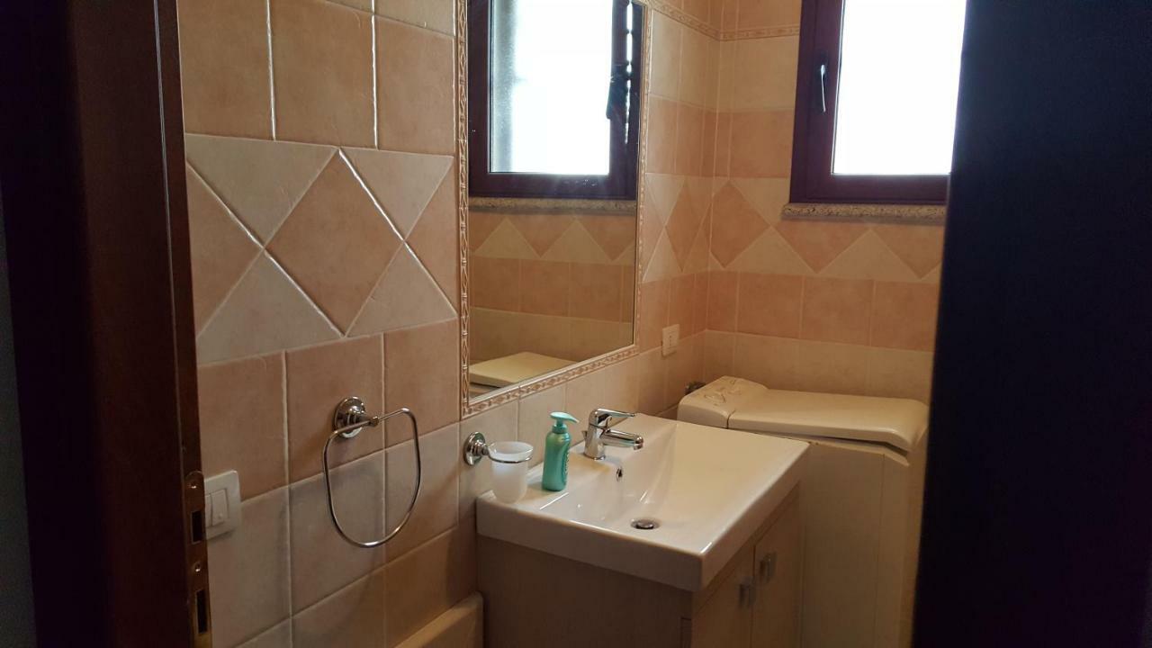 Casa Alice Lägenhet Budoni Exteriör bild